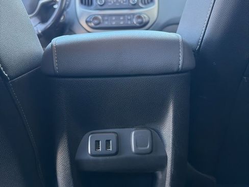 Used 2017 Chevrolet Colorado Z71 AWD/4WD image 23