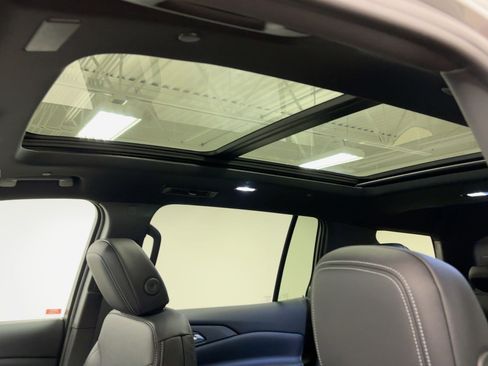 New 2026 Chevrolet Traverse LT w/ Sun and Wheel Package image 16