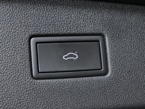 Used 2024 Volkswagen Tiguan SEL R-Line image 11