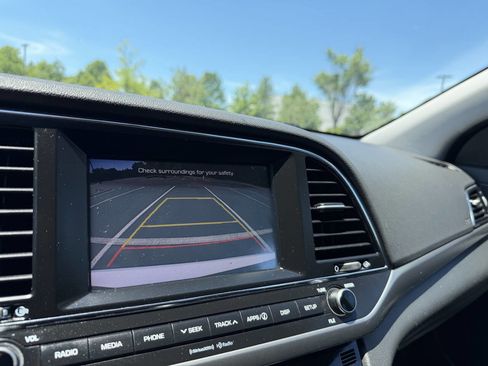 Used 2018 Hyundai Elantra Value Edition FWD image 22