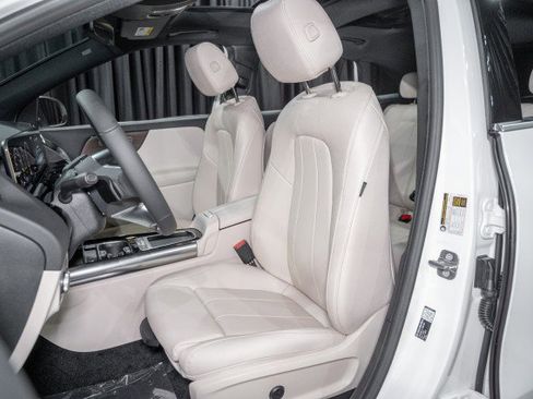 Used 2026 Mercedes-Benz GLA 250 image 11