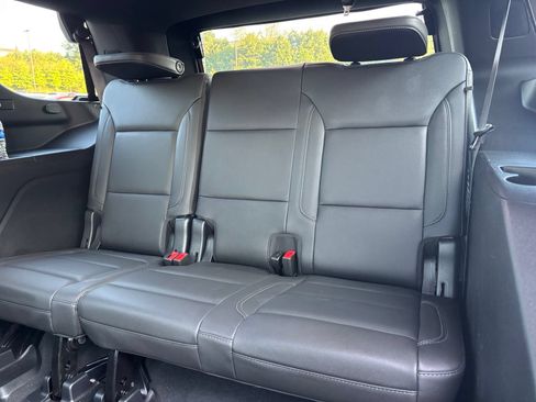 Used 2022 Chevrolet Tahoe Z71 w/ Luxury Package AWD/4WD image 13