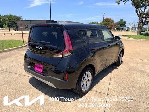 Certified 2025 Kia Soul LX w/ LX Technology Package FWD image 9