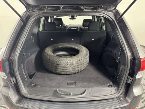 Used 2020 Jeep Grand Cherokee Laredo image 14