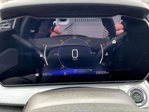 Used 2025 Chevrolet Trax LT image 21