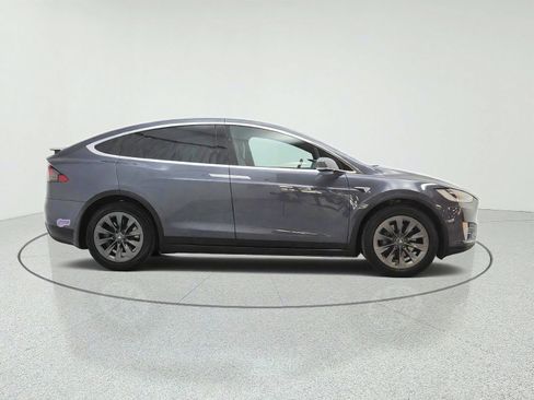 Used 2017 Tesla Model X 90D AWD/4WD image 4