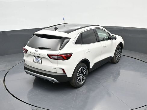 New 2025 Ford Escape SE FWD image 35