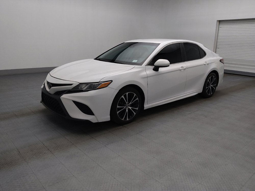 Used 2018 Toyota Camry SE FWD image 2