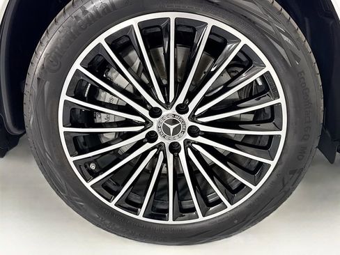 Certified 2025 Mercedes-Benz GLC 300 image 33