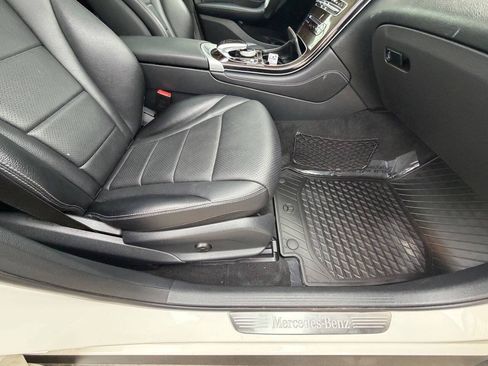 Used 2017 Mercedes-Benz GLC 300 4MATIC image 25