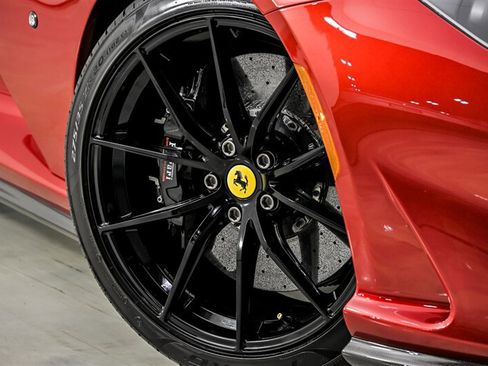 Used 2020 Ferrari 812 Superfast RWD image 3