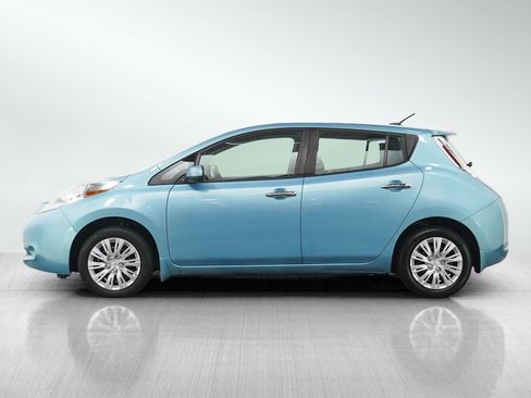 Used 2015 Nissan Leaf S w/ Charge Package FWD image 2