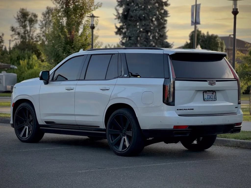 Used 2021 Cadillac Escalade Sport w/ Driver Assist Tech Package AWD/4WD image 5