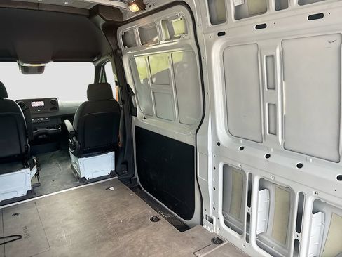 Used 2023 Mercedes-Benz Sprinter 2500 image 14