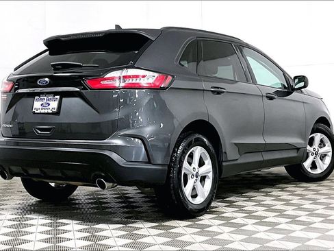 Used 2020 Ford Edge SE image 12