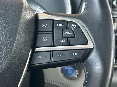 Used 2022 Toyota Highlander XLE image 31