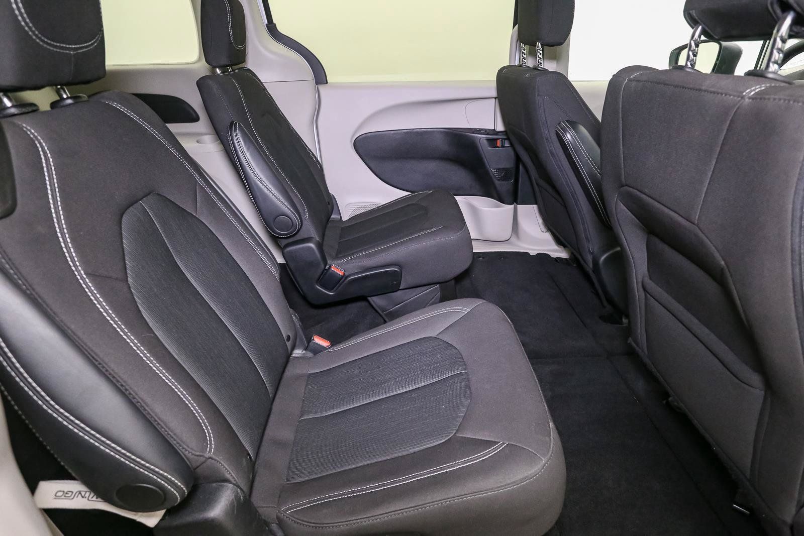 Used 2024 Chrysler Voyager LX FWD image 22