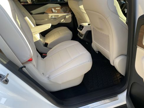 Certified 2025 Mercedes-Benz GLS 580 4MATIC image 47