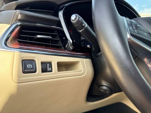 Used 2017 Cadillac XT5 Luxury w/ Driver Awareness Package image 32