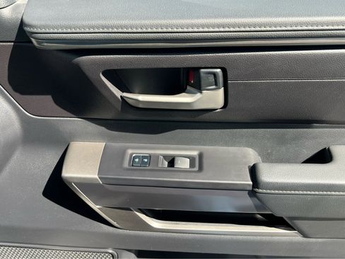 Used 2022 Toyota Tundra SR5 w/ SR5 Convenience Package image 19