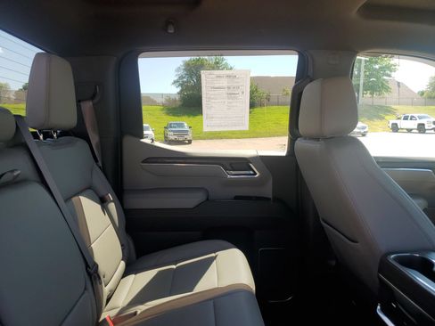 Used 2023 GMC Sierra 1500 SLT w/ SLT Premium Package AWD/4WD image 33