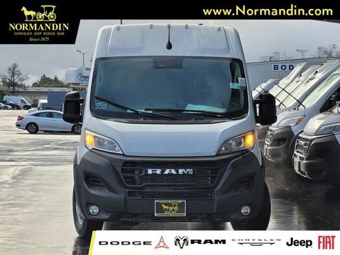 New 2024 RAM ProMaster 2500 w/ Convenience Group FWD image 2