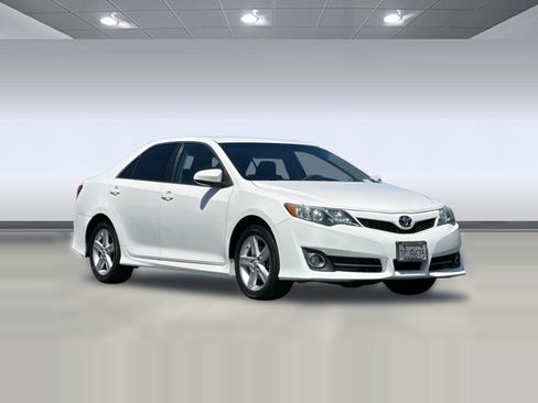 Used 2014 Toyota Camry SE w/ Fleet Convenience Package FWD image 7