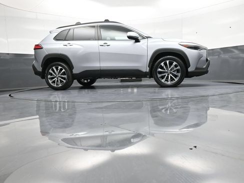 Certified 2023 Toyota Corolla Cross XLE w/ Convenience Package AWD/4WD image 29