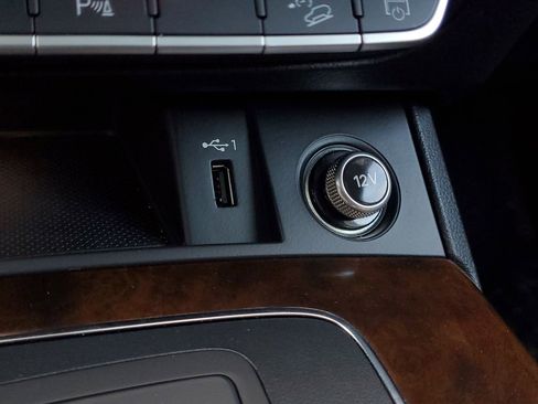 Used 2020 Audi Q5 2.0T Premium w/ Convenience Package image 24