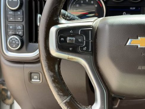 Used 2022 Chevrolet Silverado 2500 LTZ w/ LTZ Convenience Package AWD/4WD image 11