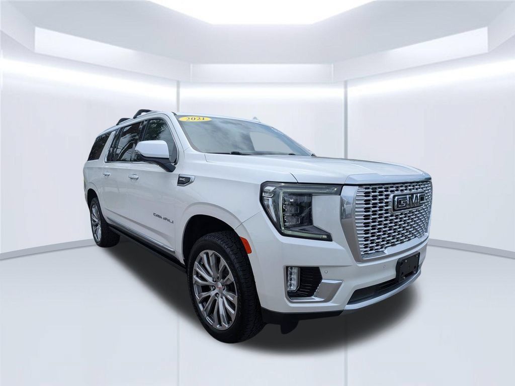 Used 2021 GMC Yukon XL Denali w/ Denali Ultimate Package AWD/4WD image 4