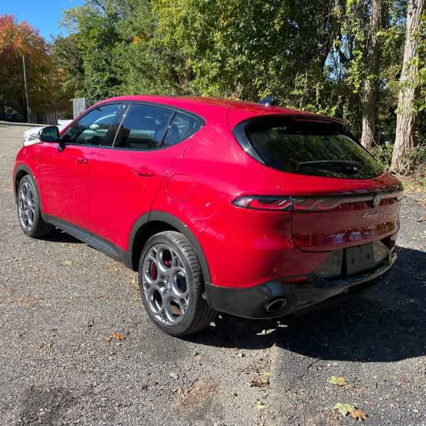 Used 2024 Alfa Romeo Tonale Veloce AWD/4WD image 3