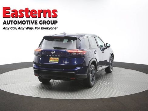 Used 2024 Nissan Rogue SV AWD/4WD image 39