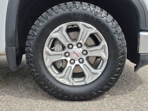 Used 2025 GMC Sierra 1500 SLT AWD/4WD image 18