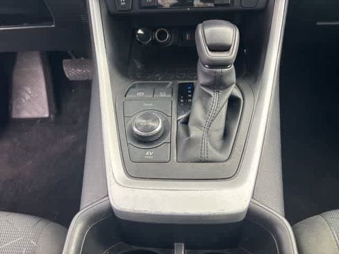 Used 2022 Toyota RAV4 XLE w/ XLE Grade Weather Package AWD/4WD image 18