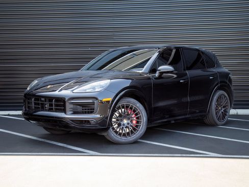 Certified 2023 Porsche Cayenne GTS AWD/4WD image 1