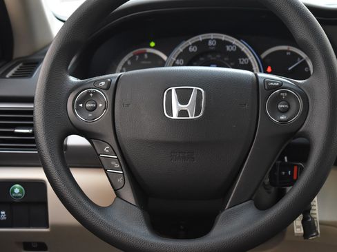 Used 2013 Honda Accord LX image 29