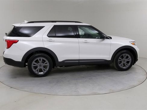 Certified 2022 Ford Explorer XLT w/ Equipment Group 202A image 14
