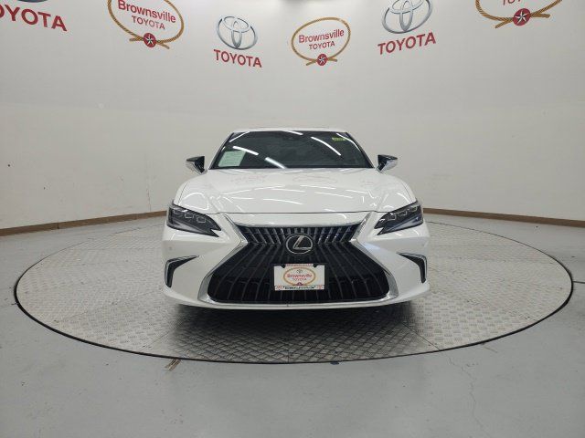 Used 2025 Lexus ES 300h Ultra Luxury FWD image 4