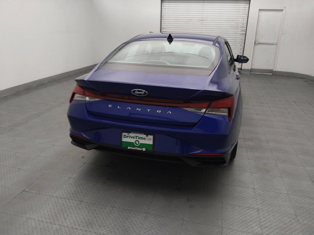 Used 2023 Hyundai Elantra SEL w/ Convenience Package FWD image 7