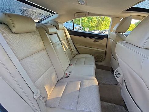 Used 2013 Lexus ES 350 w/ Luxury Pkg FWD image 16