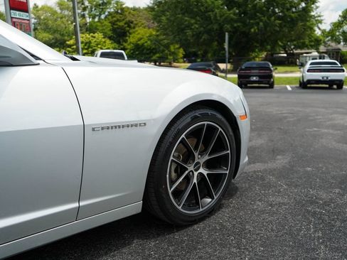 Used 2015 Chevrolet Camaro LT RWD image 18