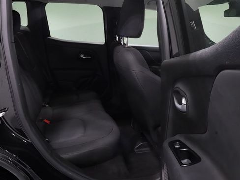 Certified 2023 Jeep Renegade Latitude AWD/4WD image 18