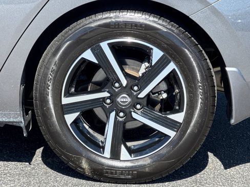 Used 2024 Nissan Sentra SV FWD image 12