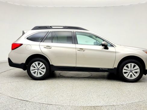 Used 2018 Subaru Outback 2.5i Premium AWD/4WD image 4
