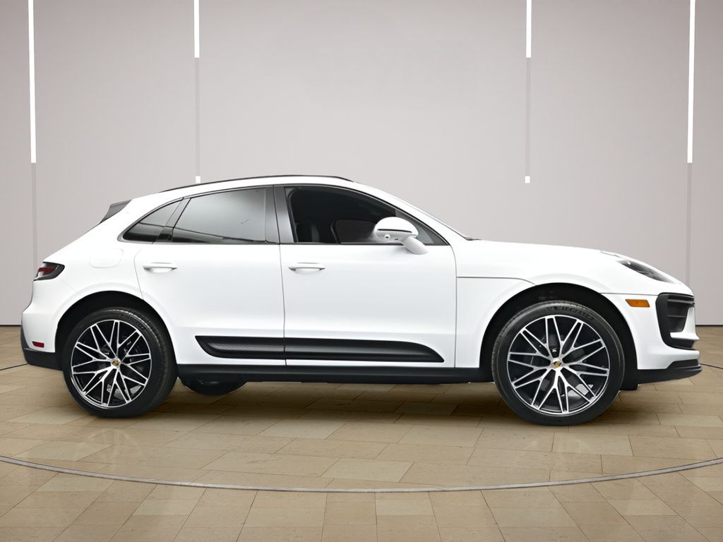 Certified 2026 Porsche Macan AWD/4WD image 32