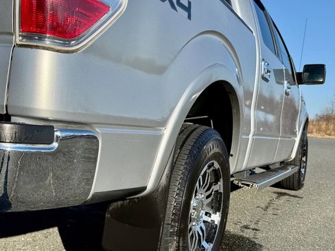 Used 2011 Ford F150 Lariat w/ Lariat Chrome Pkg image 9