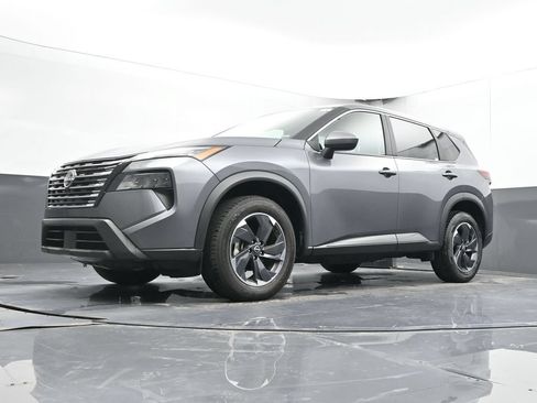 Used 2024 Nissan Rogue SV FWD image 36