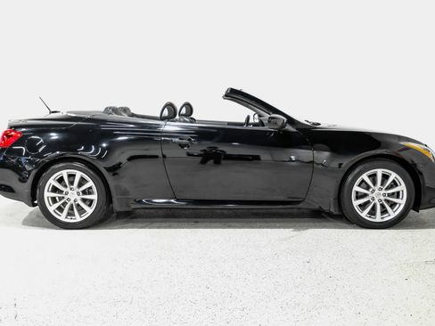 Used 2011 INFINITI G37 Convertible w/ Premium Pkg RWD image 5