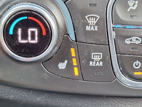 Used 2019 Chevrolet Traverse LT AWD/4WD image 23